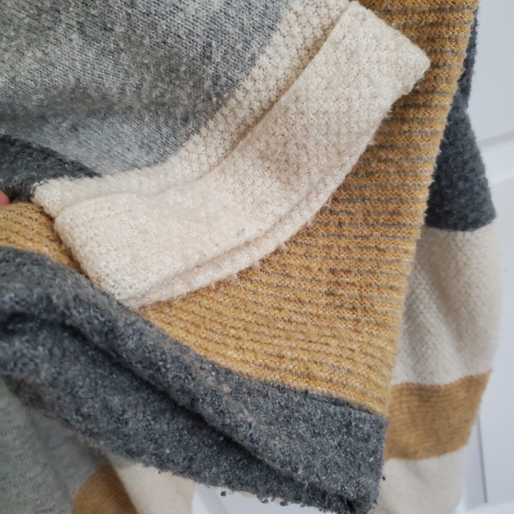 Y2K Colorblock Cardigan - Picture 10 of 13